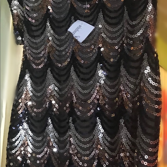 Dress - Picture 3 of 3